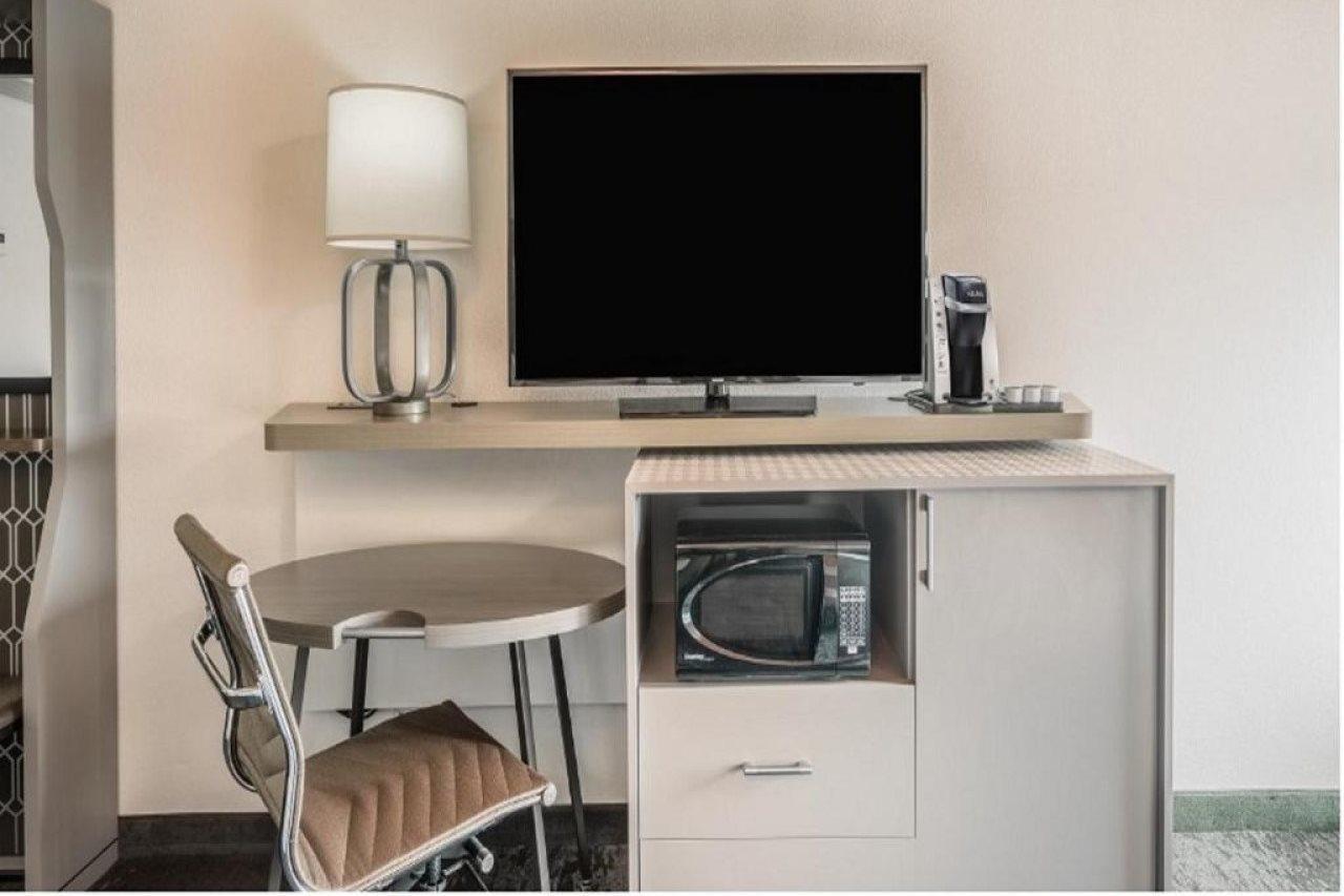 Holiday Inn Roanoke Airport - Conference Ctr By Ihg Экстерьер фото