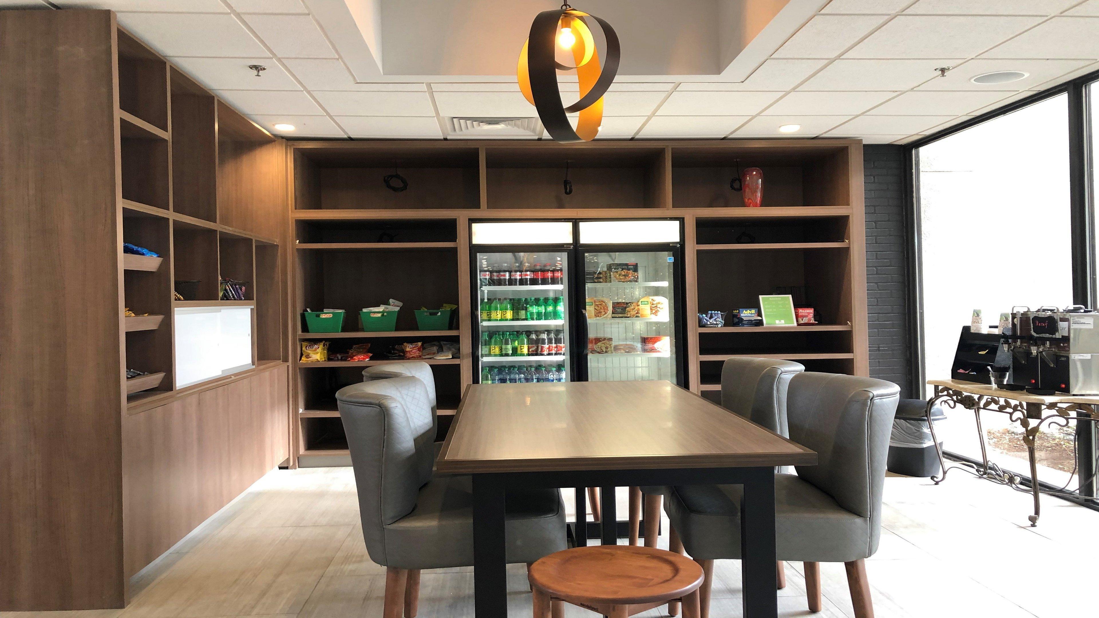 Holiday Inn Roanoke Airport - Conference Ctr By Ihg Экстерьер фото
