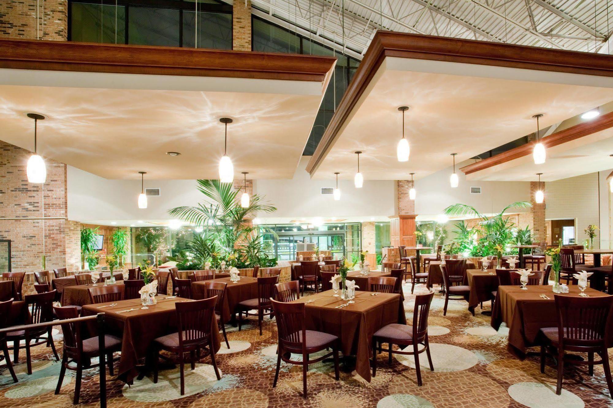 Holiday Inn Roanoke Airport - Conference Ctr By Ihg Экстерьер фото