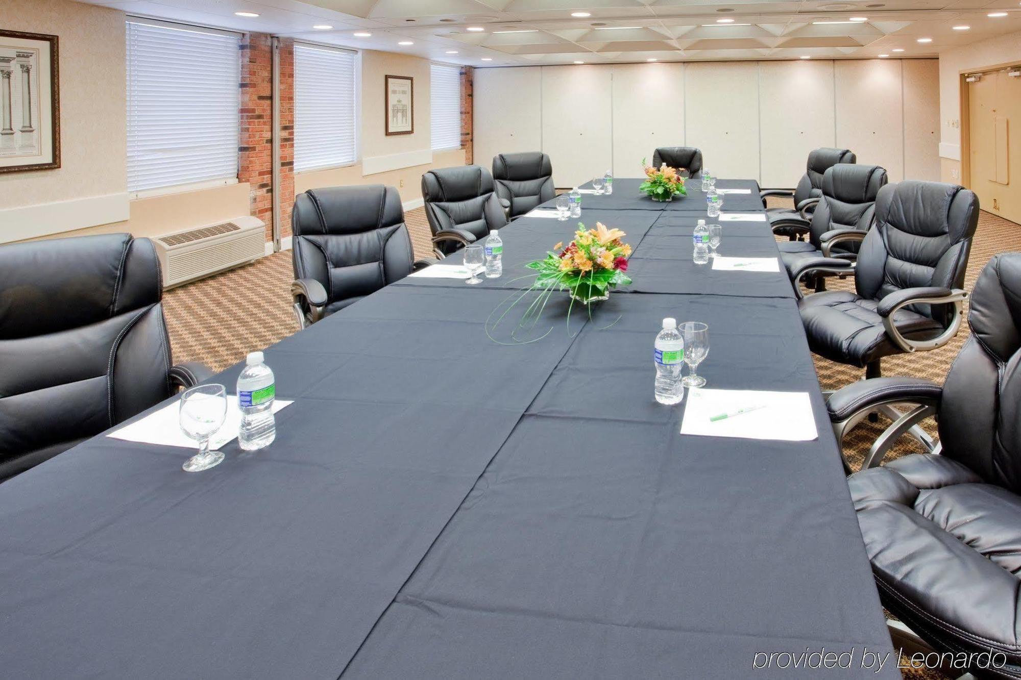 Holiday Inn Roanoke Airport - Conference Ctr By Ihg Экстерьер фото