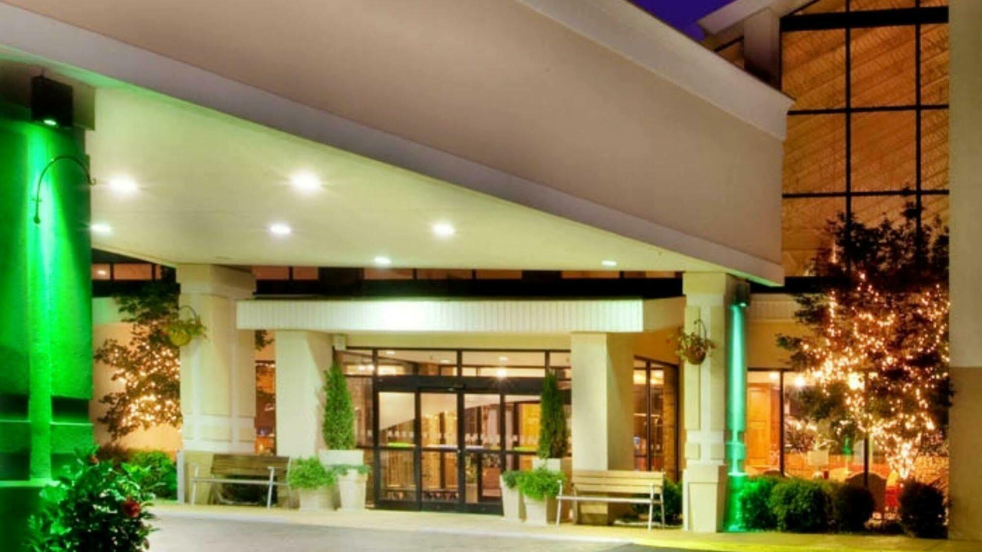 Holiday Inn Roanoke Airport - Conference Ctr By Ihg Экстерьер фото